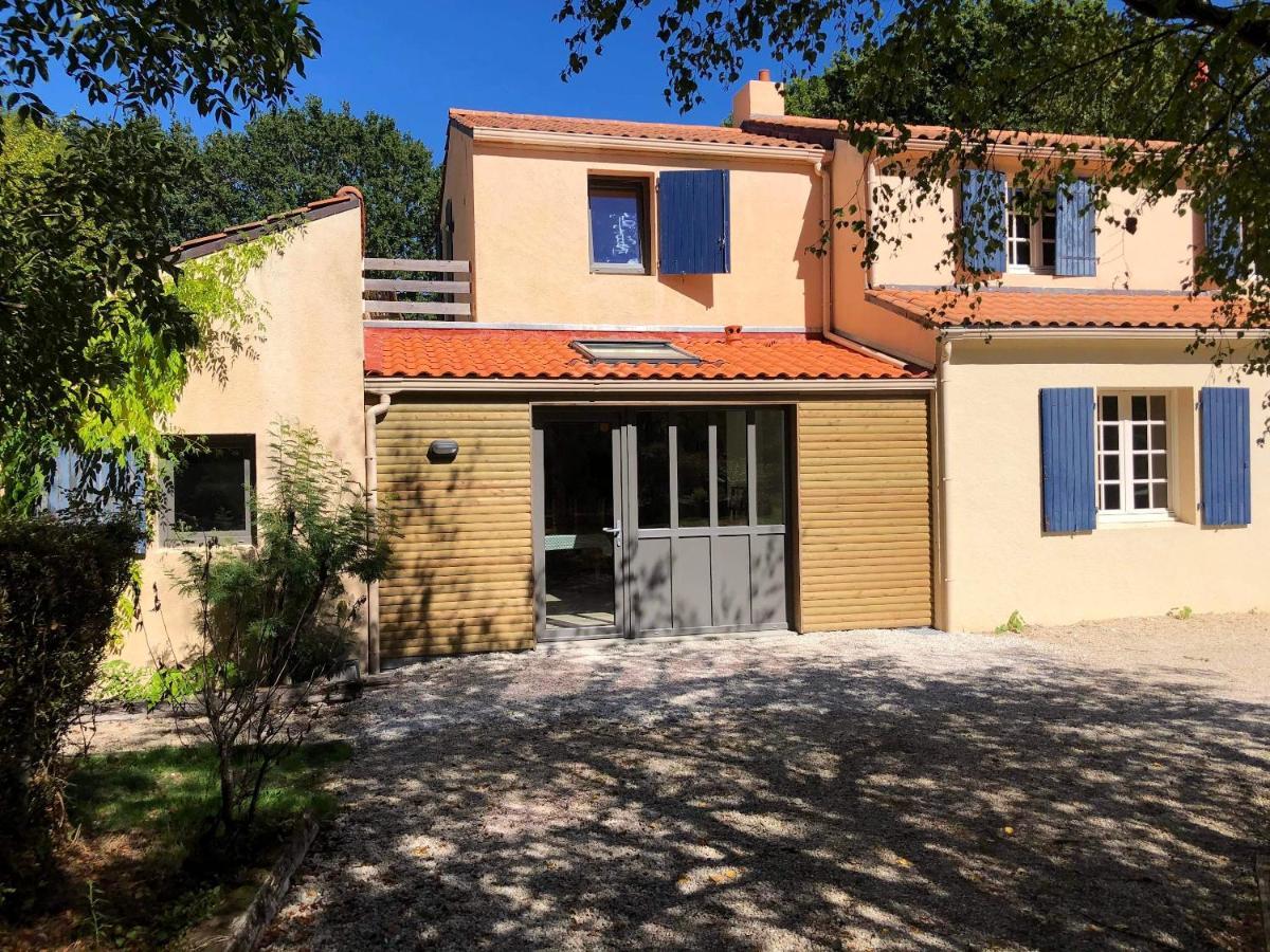 Maison de 2 chambres avec piscine privee jardin amenage et wifi a Saint Georges de PointindouxC Extérieur photo